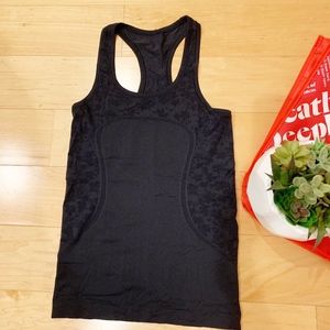 Lululemon Swiftly Speed Black tank